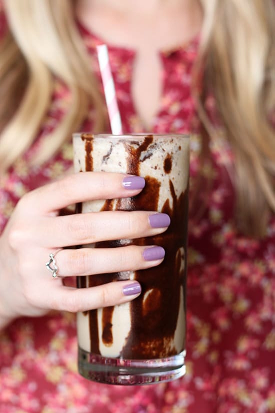 #ad Shake-up your summer celebrations with this sweet and simple cocktail recipe for @KahluaUS Mudslides!