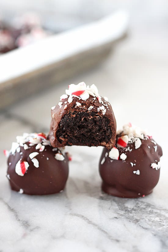 Peppermint Oreo Truffles - Handle the Heat