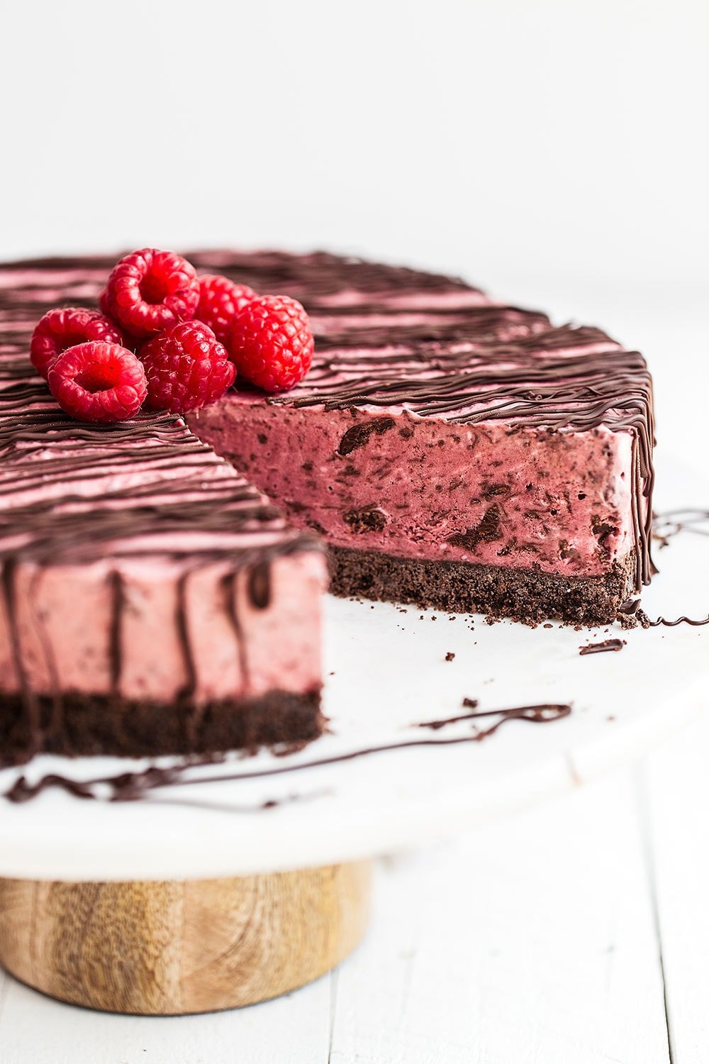 No Bake Frozen Chocolate Raspberry Pie - Handle the Heat