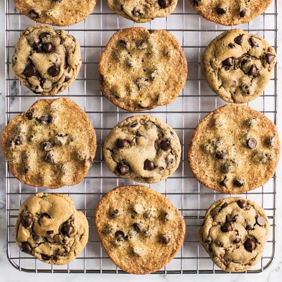 Cooling rack with thick cookies vs thin flat cookies